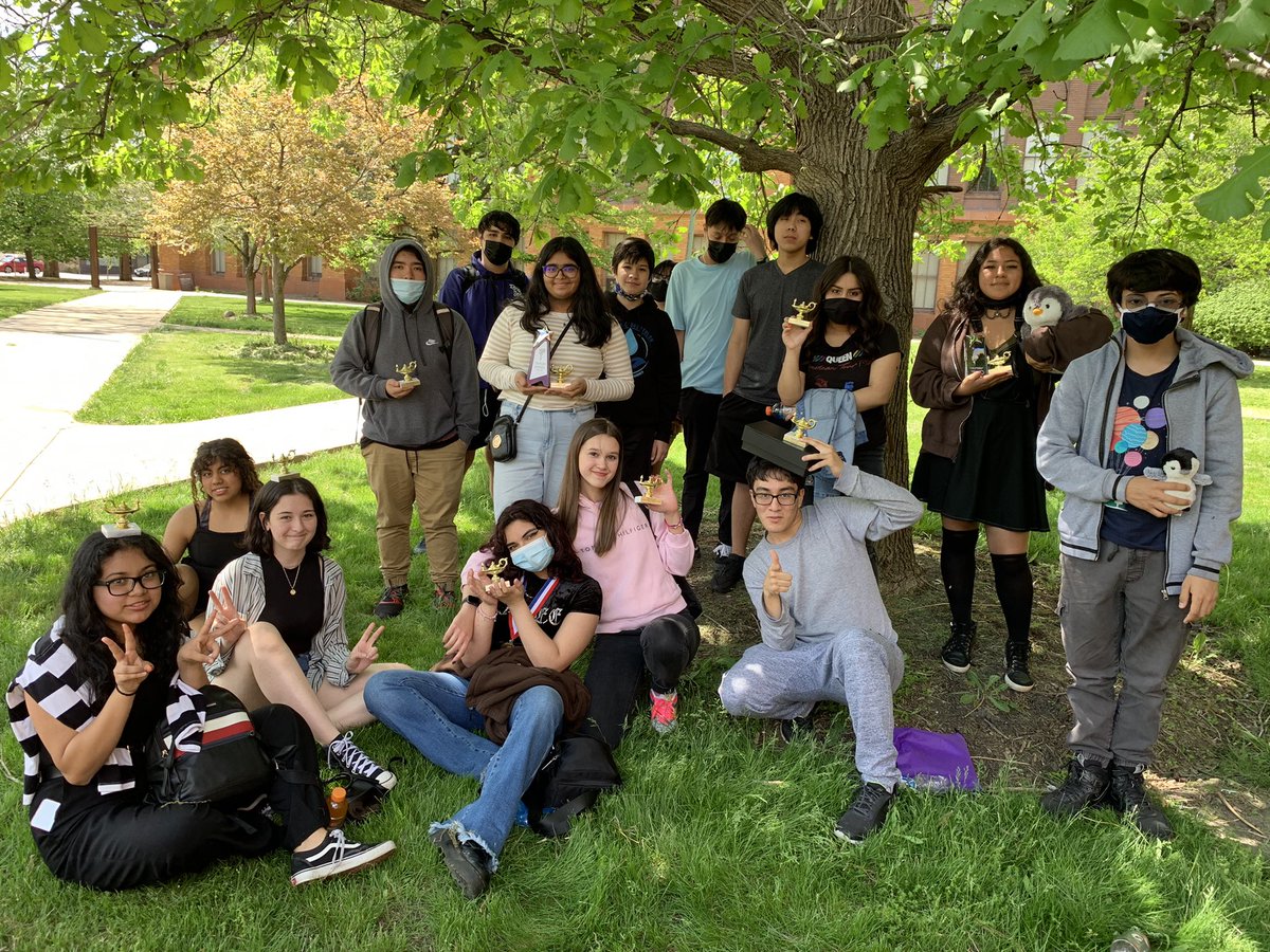MsJJoung's tweet photo. Great day with our @CarlSchurzHS Academic Decathlon team celebrating our year end of our Water theme this year at the @shedd_aquarium with some 4D Shark experiences! Thank you #LSNA in gifting us this amazing trip! We missed you @MrArsenie! https://t.co/D822pq4diz
