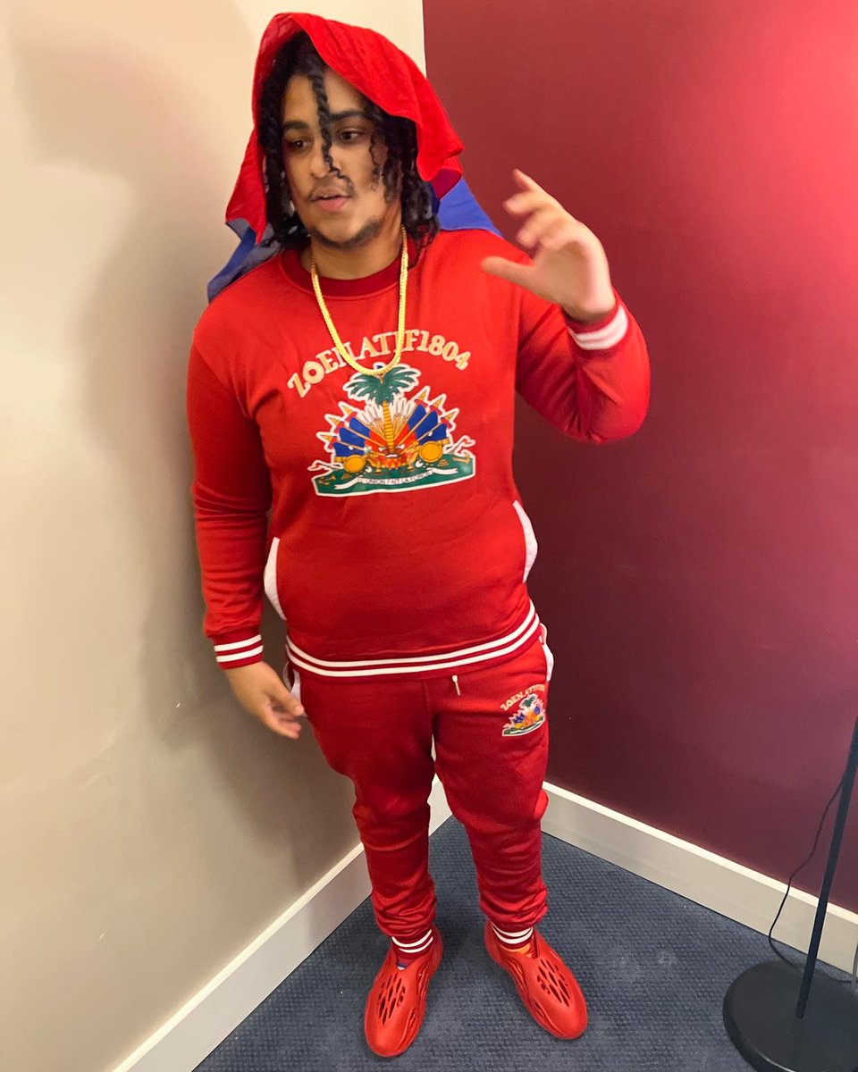 PUSSI_MONSTAA's tweet photo. Come shop wit Us https://t.co/zYRSjrICqe https://t.co/q7st8FthBH