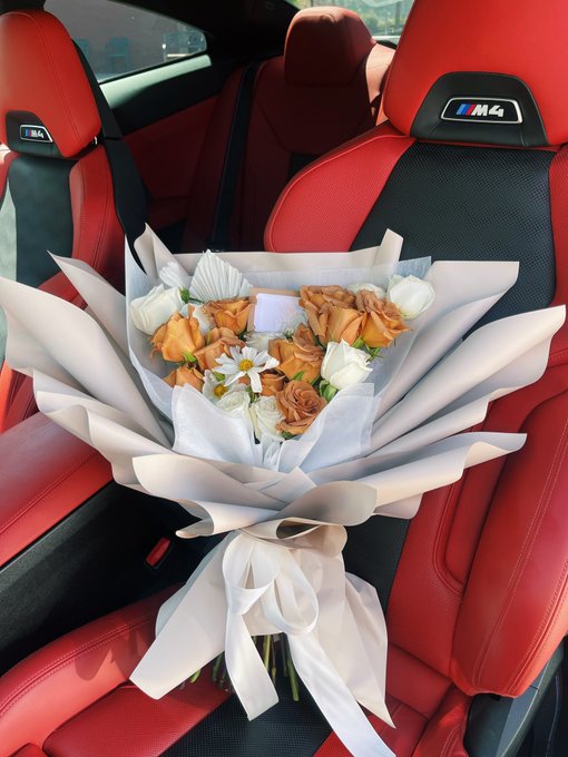 Got my flowers today and I&rsquo;m still in shock at how beautiful they are😍you got the prettiest bouquets