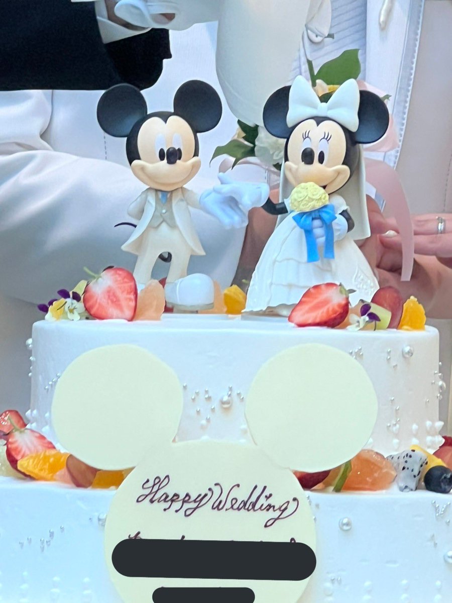 micmicmicmit's tweet photo. 無事結婚式をあげることが出来ました💍
楽しかったー夢のような時間だった…
ミキヲタらしい式になったと思います🐭 https://t.co/BLK1vJidAf