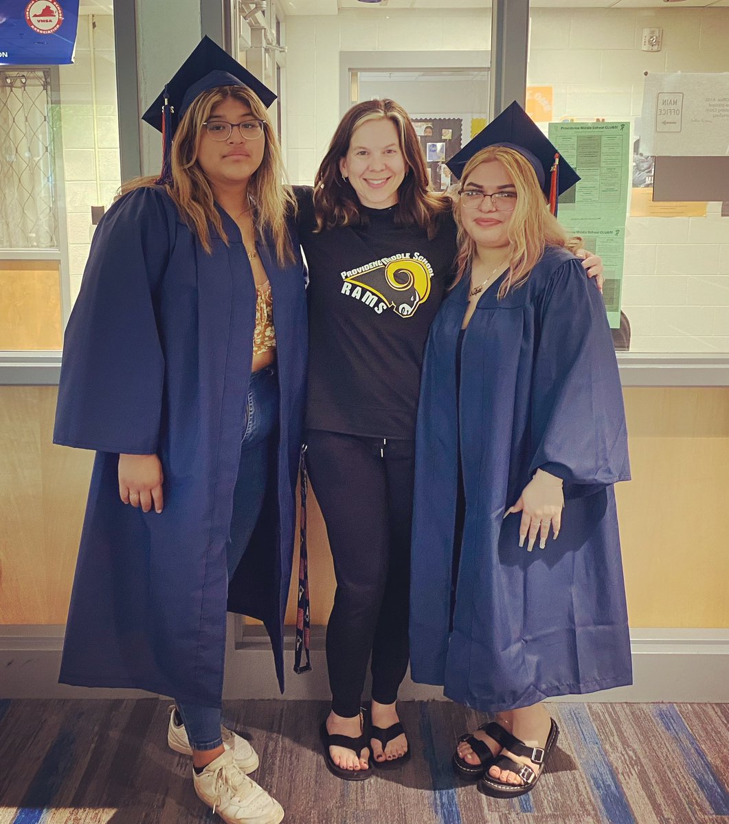 311eons's tweet photo. Be fearless, be confident, be proud!  Your next chapter awaits!!  Love these ladies so much. I’m so blessed to have taught such wonderful kids over the years. #classof2022 #soproud https://t.co/BMLq4ZLcPG