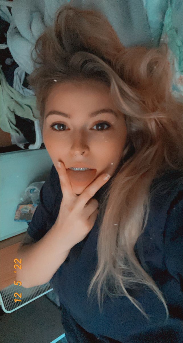 hmhfyshg5y's tweet photo. I want you to cum all over my face and my tits babies dm me for content #sellingcontent #ilovepussy #eatmyass #fuckmewiththatbigcock #content #strechmyasshole #dirtylittlewhore #camgirl #buyer #buynow #assblast #horny #fuckmenowyouloser https://t.co/ga43mIPNnM