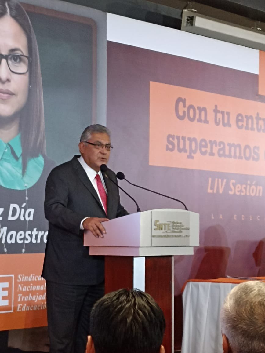SECCION35_SNTE's tweet photo. El Profr. @JFernandoMora35 en compañía de los concejales Profra. Dora Elia Romero, Profr. Javier Cordero Salazar y Profr. Francisco Ontiveros Mota, en la LIV Sesión Extraordinaria del Consejo Nacional del SNTE, Preside el Mtro. Alfonso Cepeda Salas, Secretario General del #SNTE https://t.co/aueTHYKYBW