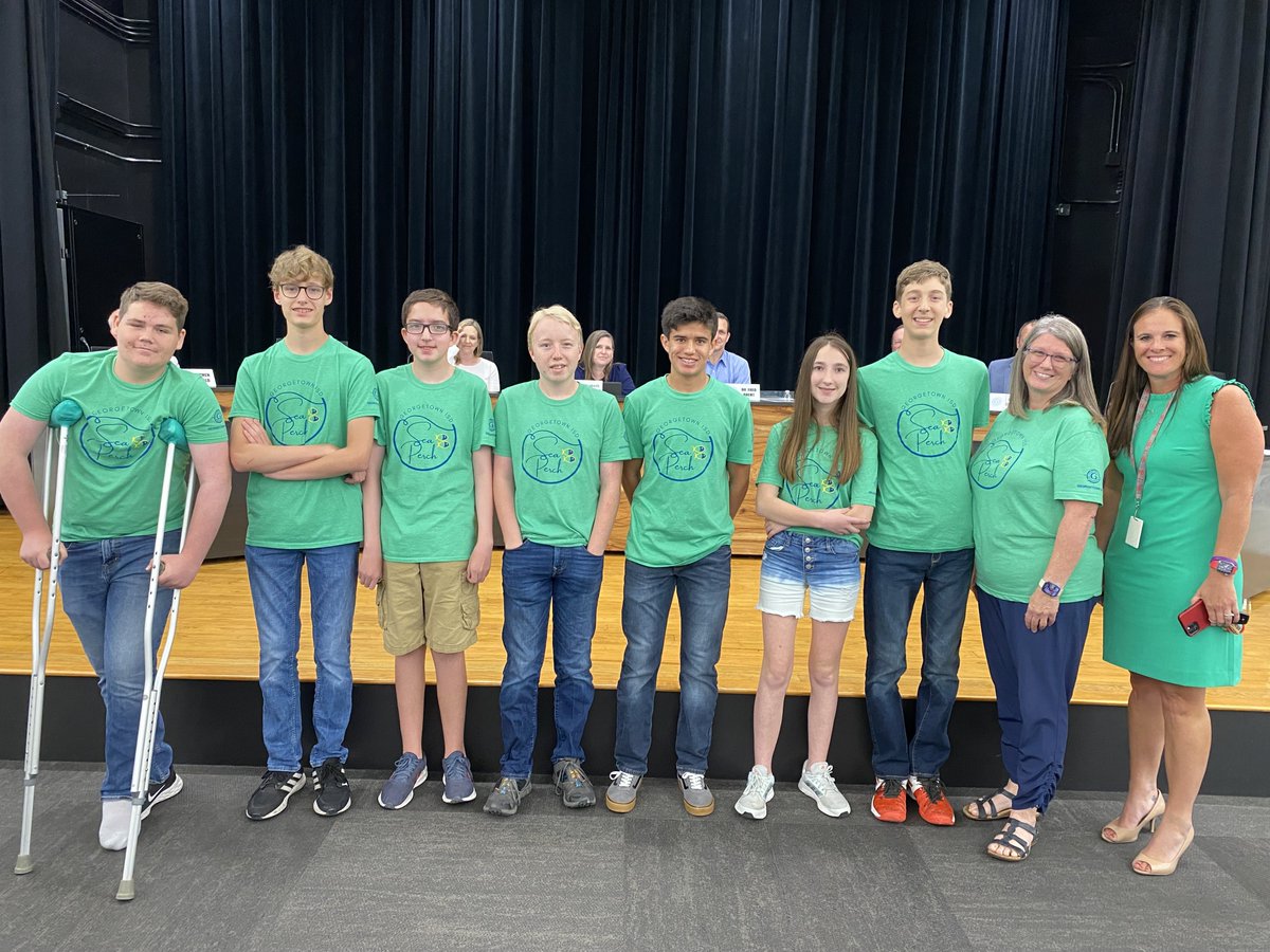 GeorgetownISD's tweet photo. SeaPerch international qualifiers from @BenoldMS are recognized. Congrats to Team Nautilus and team “If it Works, it Works”! The International competition will be held on June 4 at the University of Maryland. https://t.co/cPRLFsVbdk