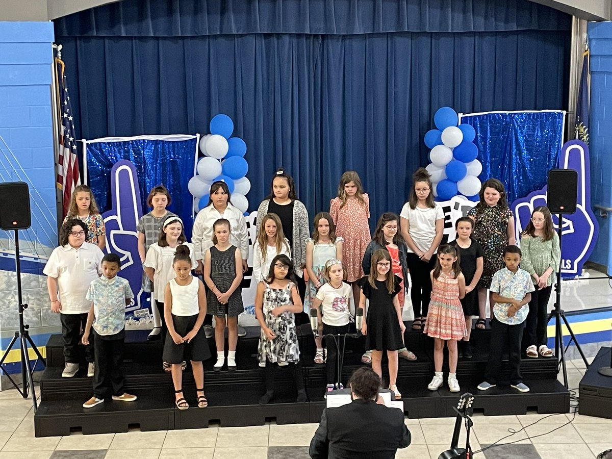 MCISRoyals's tweet photo. The MCIS Choir Concert was very entertaining this evening! Special thanks to Mr. Nick Denham for all he does with our students! #MagicOfMason #MCISFamily https://t.co/L5V4mNAOyh