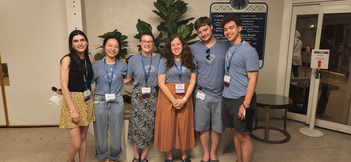 WilmaBainbridge's tweet photo. π΄ #BrainBridgeLab and BLRB repping @UChicagoPsych at #VSS2022!! @CRevsine @EmmaMegla @zzwziwei @Emily_E_Russell @bigearkk @artbytrent_ @mkpsyx @Hannahguo115 https://t.co/LYBYh2CNuT