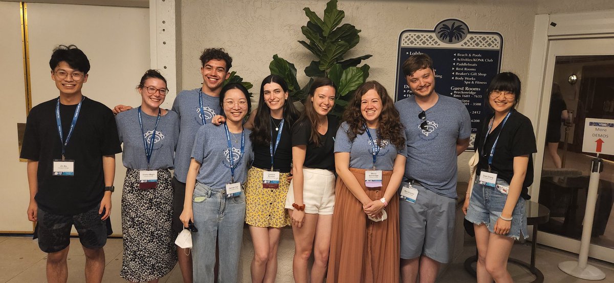 🌴 #BrainBridgeLab and BLRB repping <a href="/UChicagoPsych/">UChicago Psychology</a> at #VSS2022!! <a href="/CRevsine/">Cambria Revsine</a> <a href="/EmmaMegla/">Emma Megla</a> <a href="/zzwziwei/">Ziwei Zhang</a> <a href="/Emily_E_Russell/">Emily Russell</a> @bigearkk <a href="/artbytrent_/">Ya Boy</a> @mkpsyx <a href="/Hannahguo115/">Hannah Guo</a>