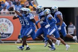 marcnavejr's tweet photo. Extremely honored to receive my 3rd division 1 offer from the university of Kentucky!💙💙AGTG🙏🏾#Gowildcats https://t.co/q7XyefKi42