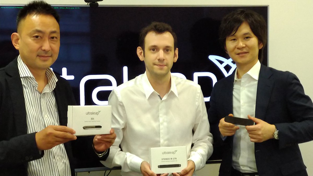 RSS_DEV_JP's tweet photo. Ultraleapのエンジニア、クリス氏（中央）と技術交流会させて頂きました。
右はコーンズテクノロジー小楠氏、左はリーシス吉永です。
貴重なお時間、ありがとうございました。

リーシスはLeapMotionを用いた自社製品、及び受託開発を承りますのでよろしくお願いいたします。
#leapmotion https://t.co/RQKuHTIxdS