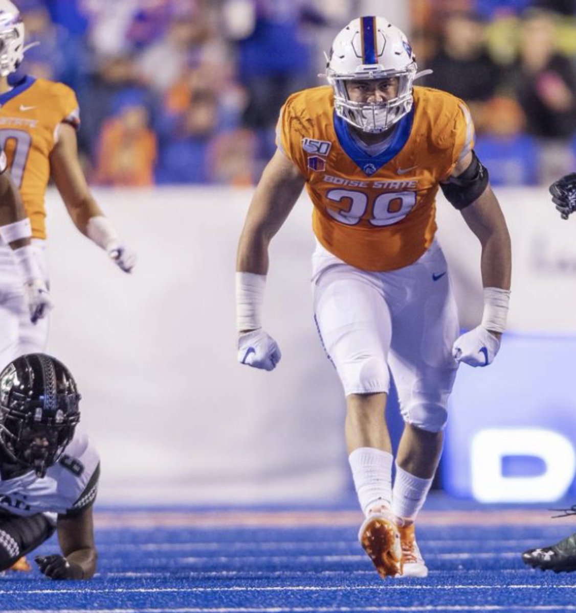 TheZackMarsh's tweet photo. GOD is GREAT!!! After an awesome call with @CoachPotter73 @VintagePlough and @AABroncoHC I have received a scholarship to play football for Boise State University. So grateful for this opportunity!!! #GoBroncos https://t.co/IudbJEaQk2
