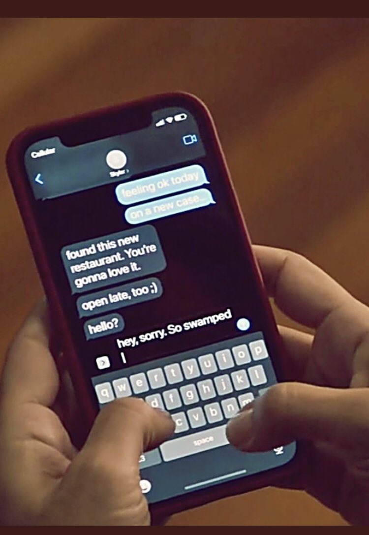 KahunaElla's tweet photo. No contact picture?? No emojis?? Yea that shit ain’t real #kacy #ncisHawaii #byebyeSky #skucyNeverHadAChance https://t.co/NnkbKdK4bn