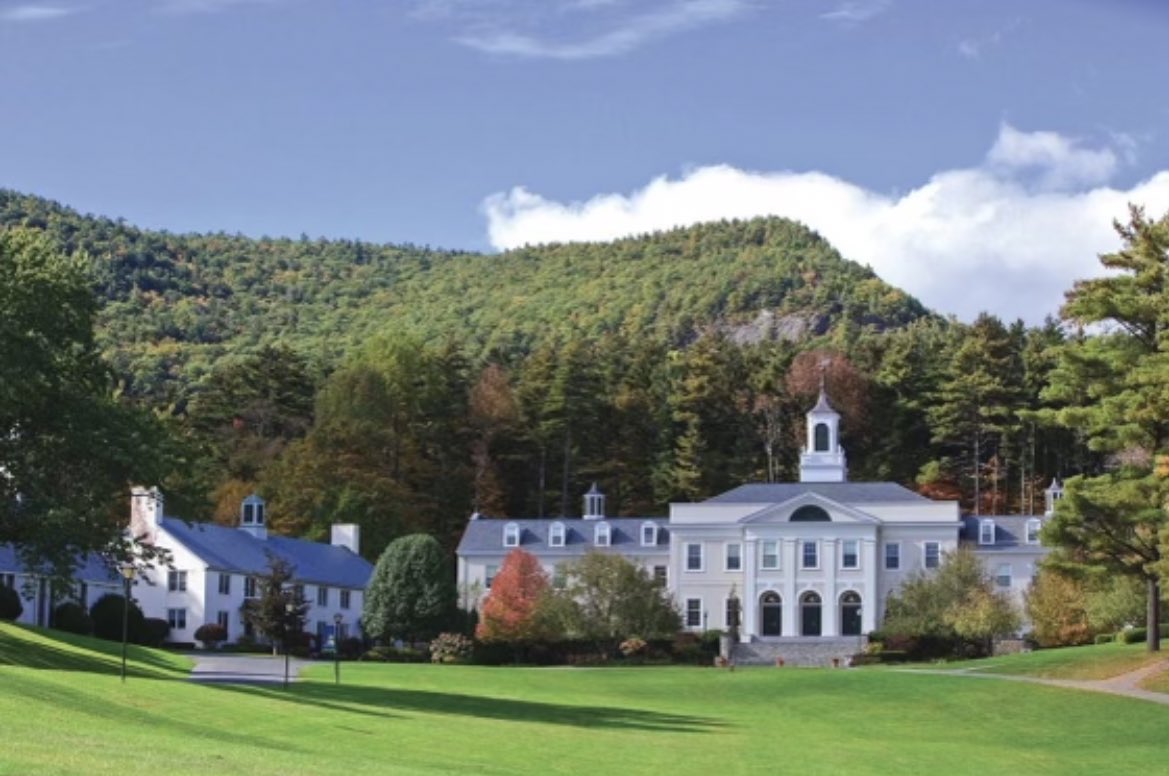 BraedanDonovan's tweet photo. Excited to officially join the class of 2023 as a post graduate to play football at The Berkshire School! https://t.co/fPLHYHcQyx