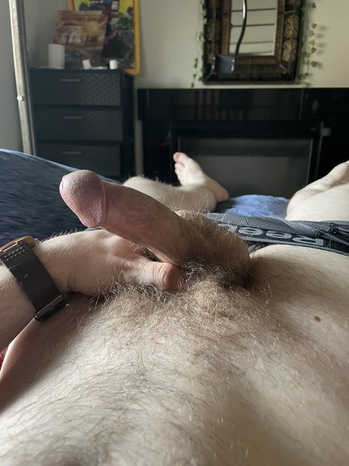1 pic. Really feeling myself here. #cock #gayfeet #feet #toes #pubes #bwc https://t.co/6SqWLZT8yz