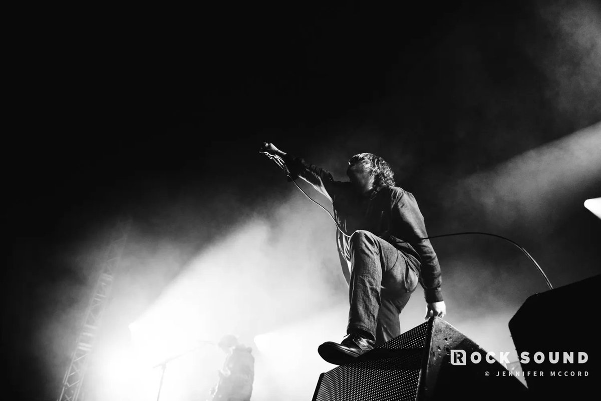 rocksound's tweet photo. the first @MCRofficial show of 2022

in 39 glorious photos

👉https://t.co/i2XdFC8N5s https://t.co/dy05hH02HD