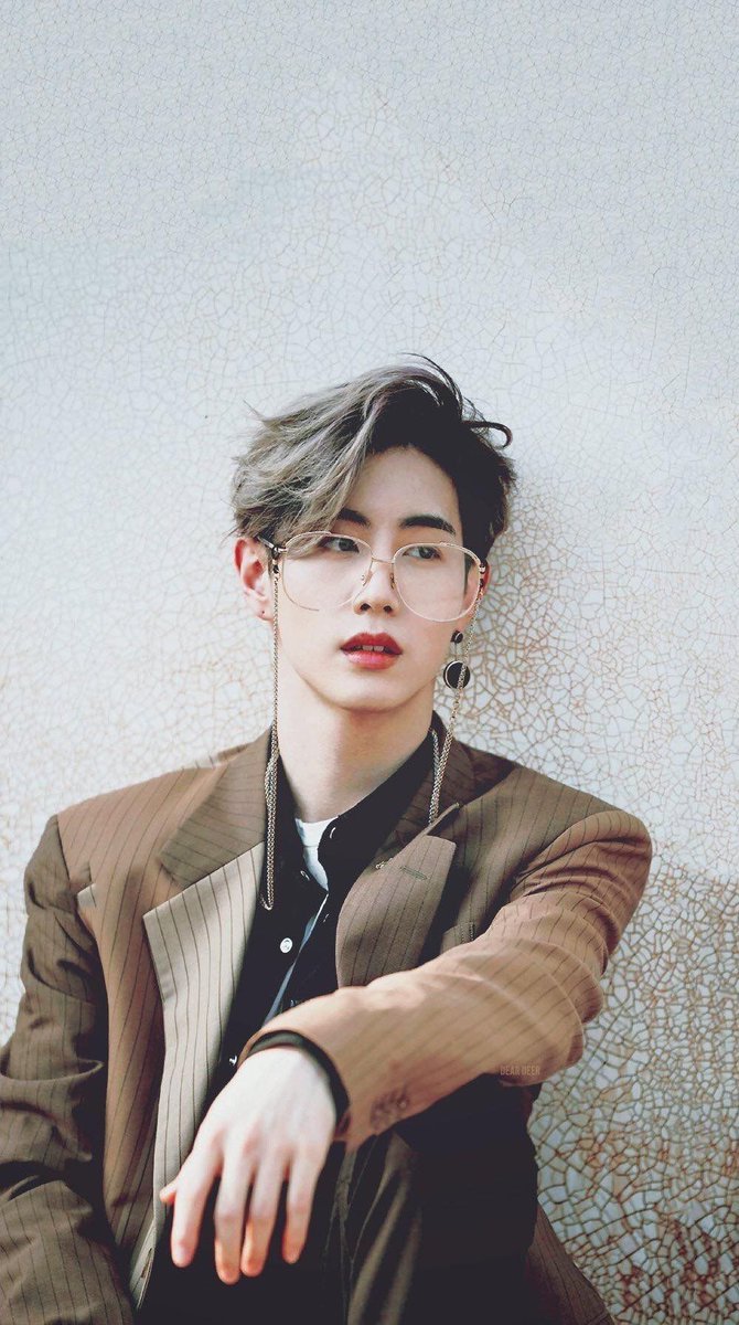 markkxciii's tweet photo. genre: mark tuan in specs

#Mark #마크 @marktuan 
#GOT7 #갓세븐 @GOT7 https://t.co/iH7Ne49abe
