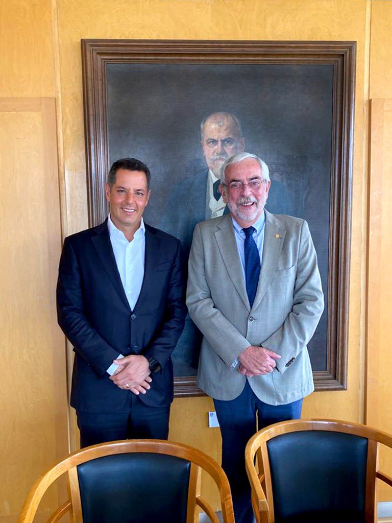 alejandromurat's tweet photo. Con el fin de fortalecer la educación superior en Oaxaca, me reuní con el rector de la @UNAM_MX, Enrique Graue Wiechers. https://t.co/hs2auP9mwa