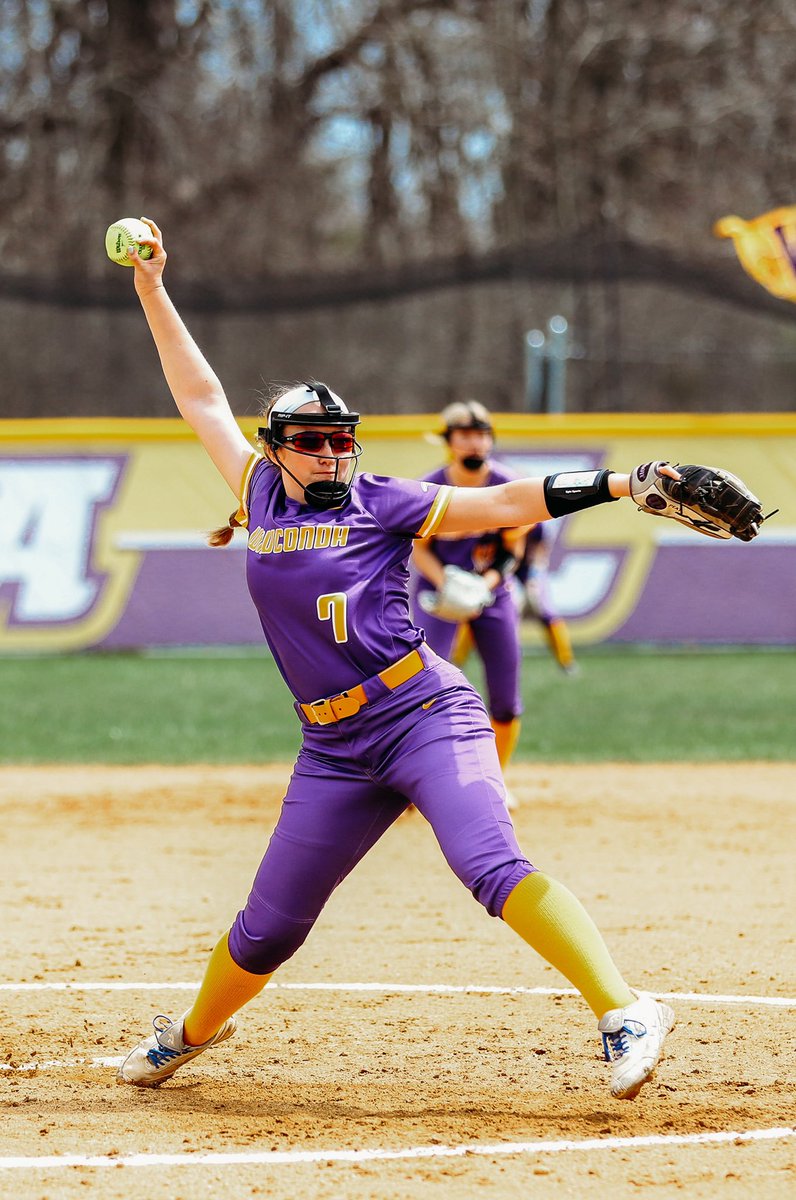 GOWHS_Softball's tweet photo. Senior Spotlight #1

#7 Rachel Peat (P/OF)
Rachel will be attending Loras College in the fall. She is a leader not only in the ⭕️ but in the classroom as well. Thank you @RPeat22 for your dedication to the program and positive attitude. 🙏🏼🥎💜 https://t.co/qsMYweIqvy