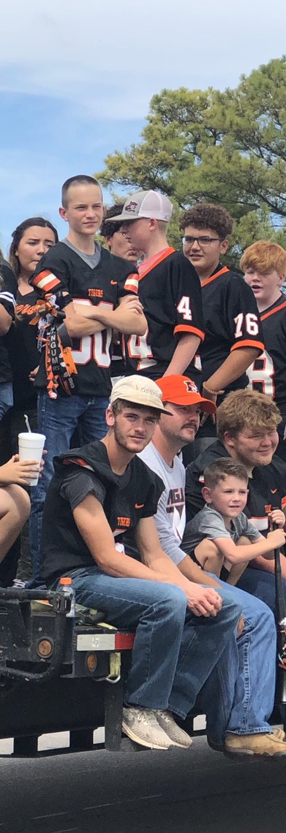 SamPowers714's tweet photo. Forget About Me I Love You… still isn’t real my guy. #3forever #FAMILY https://t.co/pibEpXL4TW
