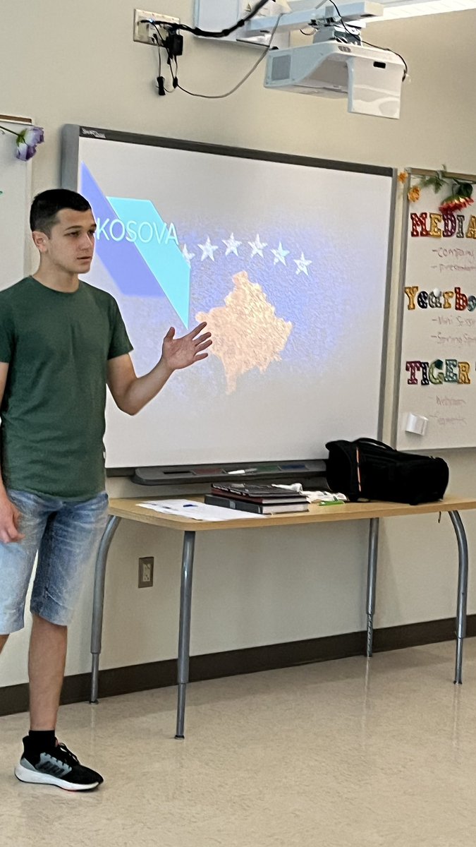 tigermediaarts's tweet photo. Thank you Erion for presenting today! We learned so much about Kosova. Wishing you well and much success upon your return to home. @Cville_AFS_Club 🇽🇰 https://t.co/EmC829gZZ0
