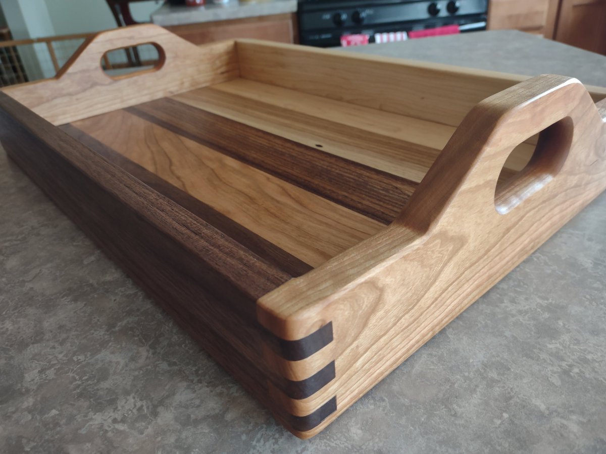 NedFlanders113's tweet photo. #woodworking Recent projects:  serving tray and matching cutting board. https://t.co/c9xD1CoI8z