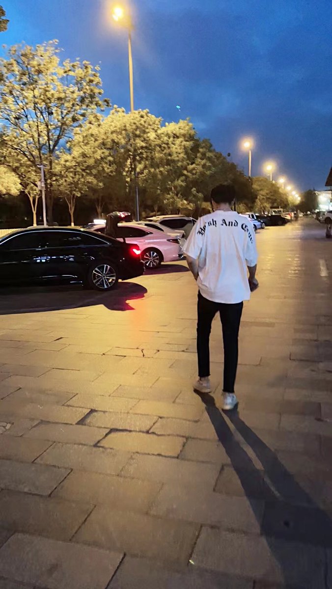 qiuugee's tweet photo. “你一定会光芒万丈，直达你想去的地方” https://t.co/MDEP4FEewD