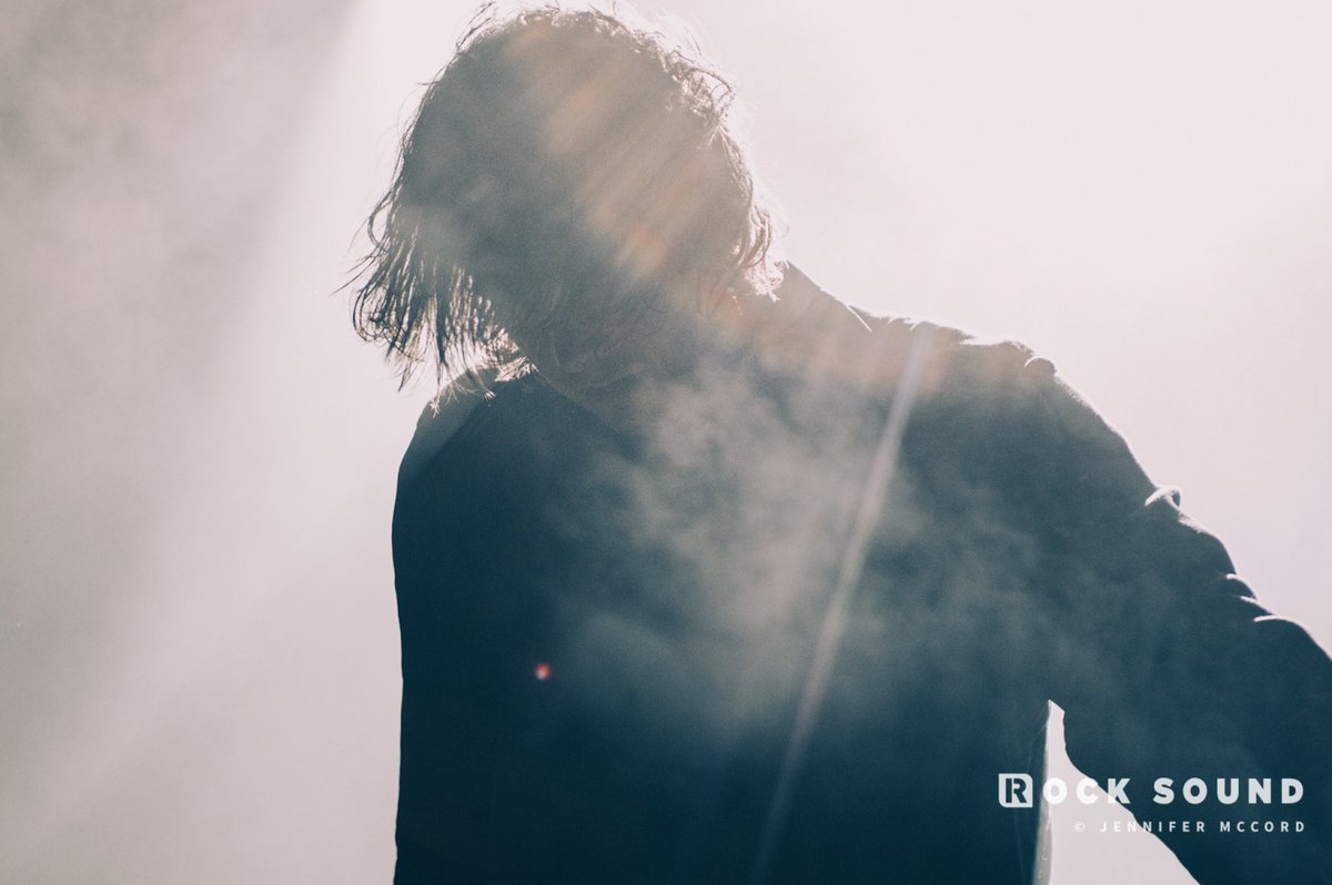 gwayupdates's tweet photo. thread of HD photos of tonight’s MCR show from rocksound https://t.co/eEODsjvLqu