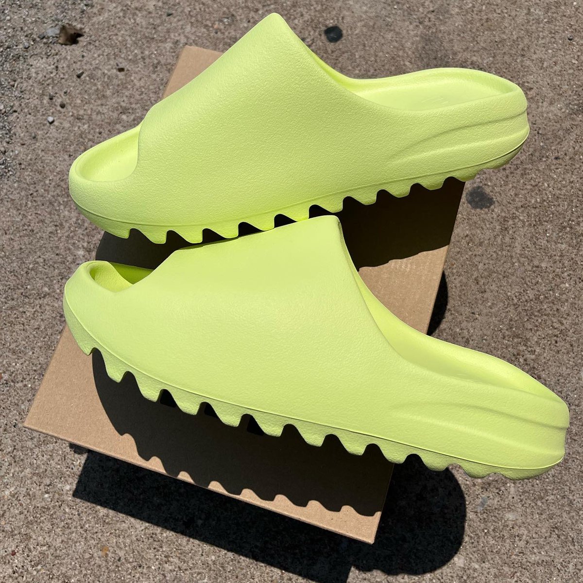 YEEZY SLIDE GLOW ! 
SZ 4, 9, 10, &amp; 11! $165 EACH 
AVAILABLE AT JUMPSHOTCLASSICS 
ADDRESS IN BIO 12-7 !