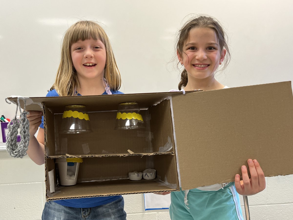ccsd21poe's tweet photo. What does "literacy throughout the day" look like? Reading about the problem the 3 little pigs faced when their homes were huffed and puffed and blown down. Then building a new house for them during science. #21learns #look4thegood #silverlinings https://t.co/luS1Hd6Uiv