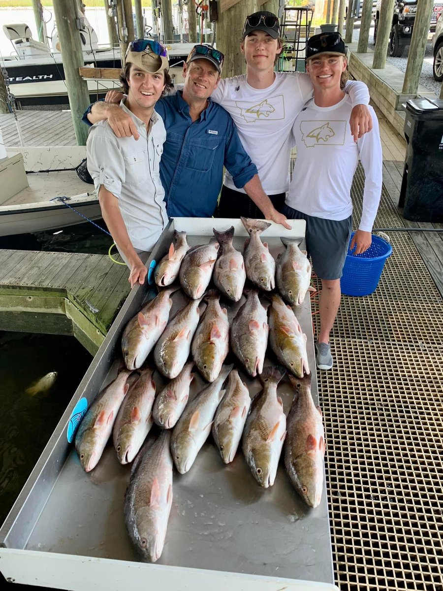dufrenesguide's tweet photo. Montana crew on the boat and they got on an early #redfish bite and boated 18. #DufrenesGuideService #MinnKota 
#Humminbird 
#Raptor
#Solix 
#OPTIMAbatteries
#Breakline
#BomberLures #PennFishing #BerkleyFishing
#Seatow
#MinnKotaPro
#HumminbirdPro
@MinnKota
@Humminbird
#MajekBoats https://t.co/Y3Pd4LRHa6