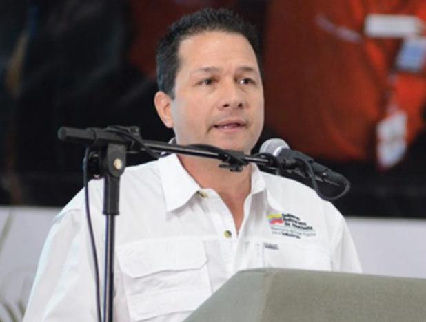 NicolasMaduro's tweet photo. El Ingeniero Carlos Faría, asume el cargo como nuevo Ministro del Poder Popular para las Relaciones Exteriores. Mis mejores deseos y apoyo para seguir fortaleciendo nuestra Diplomacia Bolivariana de Paz por la construcción del nuevo mundo pluripolar y multicéntrico. https://t.co/3T9iRVgTAb