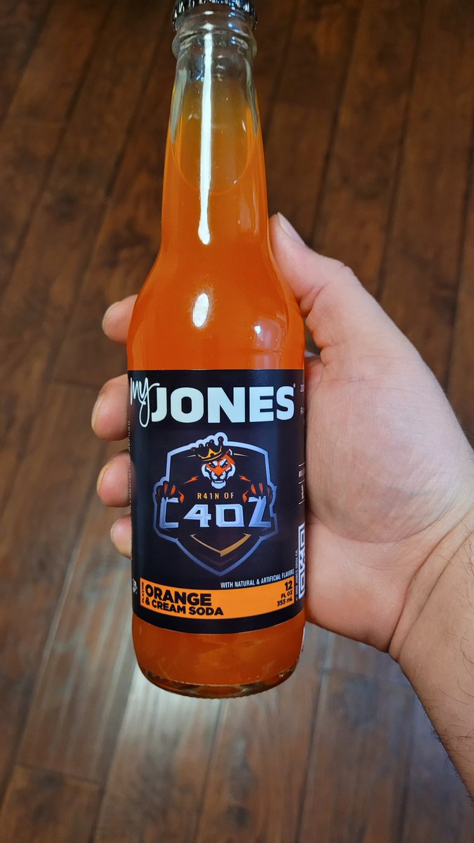 4140fam's tweet photo. These turned out great!! Thanks for the #ClutchUp @JonesSodaCo!! 

The @Splitgate crew definitely played their hearts out &amp; it's so worth celebrating!! 🔥 💪 

Now lets get to planning that #4140fam Cookout so we can hand these things out! https://t.co/Tbup5rvblc