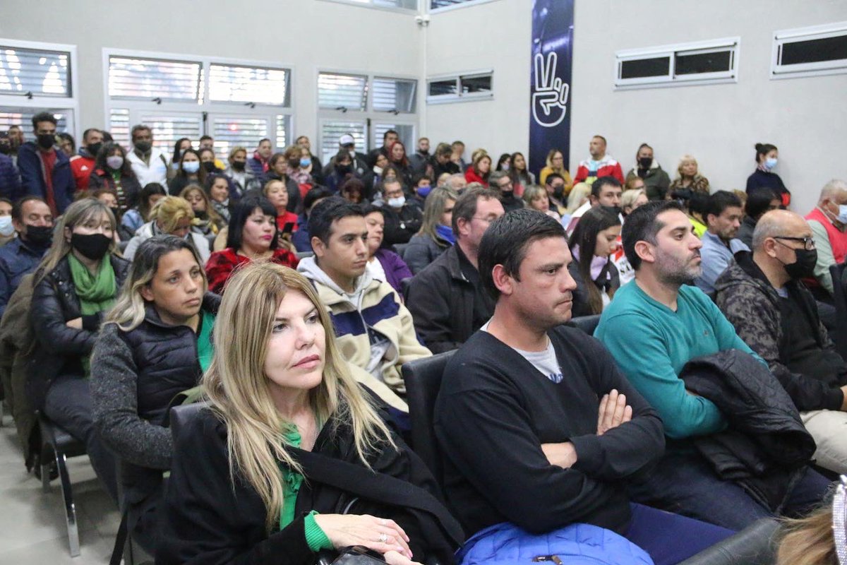 Profundizar el #debate y #análisis para encontrar mejores soluciones. Junto a #agrupaciones varelenses dialogamos sobre las diversas políticas y propuestas que contemplan las economías populares en nuestro país.