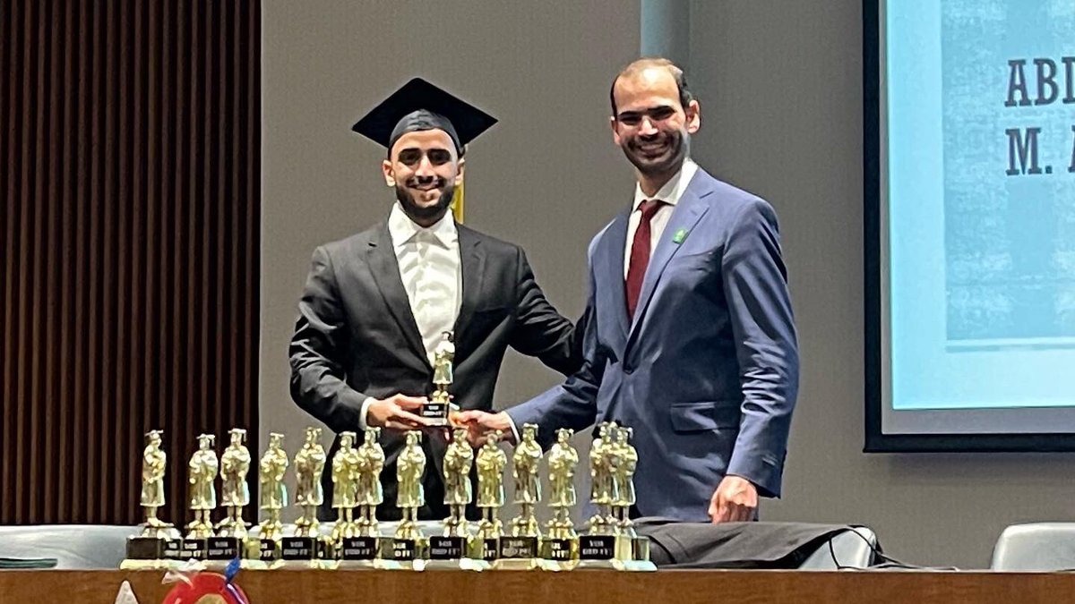 SSAKENT's tweet photo. احتفل النادي السعودي بجامعة كينت ستيت بخريجي فصل الربيع لعام ٢٠٢٢، وكان هذا الحفل الختامي للنادي، حيث تم تكريم الأعضاء والمتطوعين الذين ساهموا بنجاح النادي خلال عام 2021-2022. مبارك لكل الخريجين والخريجات ونتمنى لكم كل التوفيق والنجاح في مسيرتكم. 

@SACM_USA https://t.co/TdFZ1cwmWh