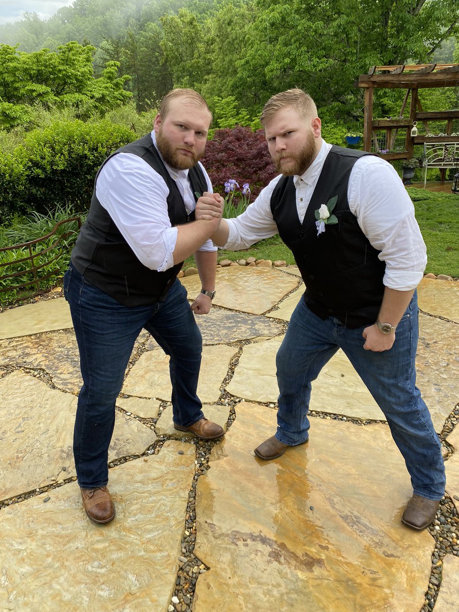 maxybernard's tweet photo. A day (or 2 late) but Tennessee, the amazing views, moonshine, beer, music, and memories will be missed. The traffic, beer prices, and mpgs will not. #bernardwedding …more pics to come… https://t.co/DpkwbScCuG