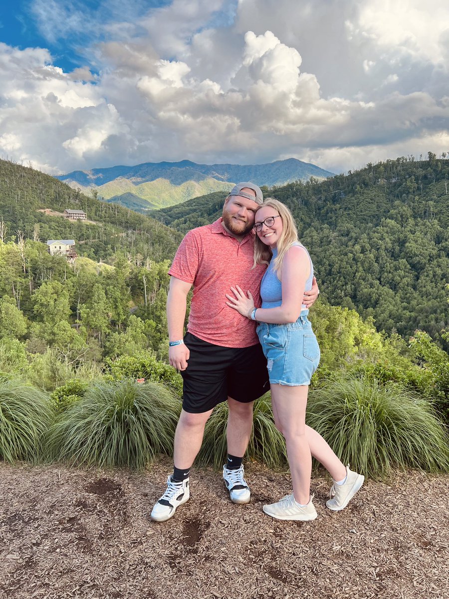 maxybernard's tweet photo. A day (or 2 late) but Tennessee, the amazing views, moonshine, beer, music, and memories will be missed. The traffic, beer prices, and mpgs will not. #bernardwedding …more pics to come… https://t.co/DpkwbScCuG