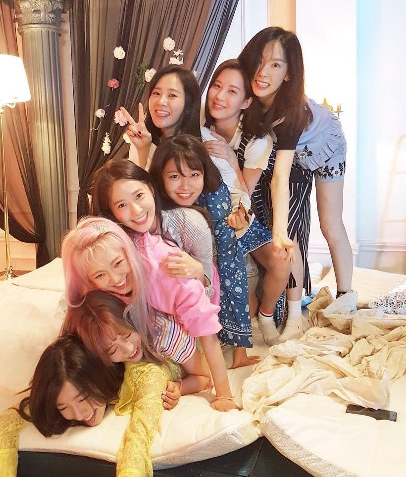SEULGIHOME's tweet photo. EU VOU OUVIR A VOZ DA SEOHYUN A VOZ DA SOOYOUNG A VOZ DA SUNNY A VOZ DA HYOYEON A VOZ TIFFANY A VOZ DA YOONA A VOZ DA TAEYEON A VOZ DA YURI TODAS JUNTAS DNV PQ O GIRLS GENERATION VAI FAZER COMEBACK CARALHO NÃO QUERO SABER DE DEPRESSÃO E COISAS PRA BAIXO
GIRLSAREBACK
#comebacksnsd https://t.co/VpIWWGXbxG