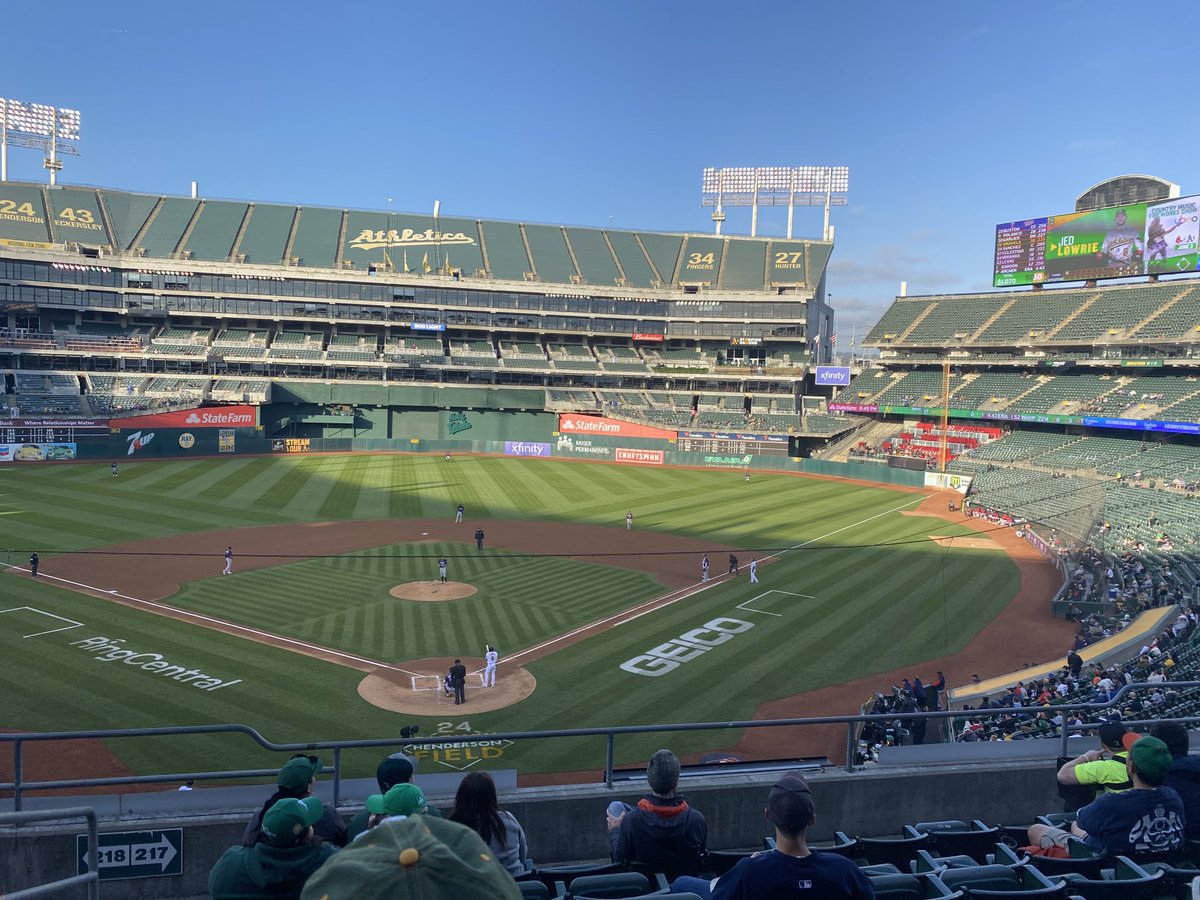 SellsMuch's tweet image. ⁦@DaveKaval⁩  Pretty sparse attendance here Dave. Maybe ownership should create some perks for fans instead of increasing prices for a rag tag product.