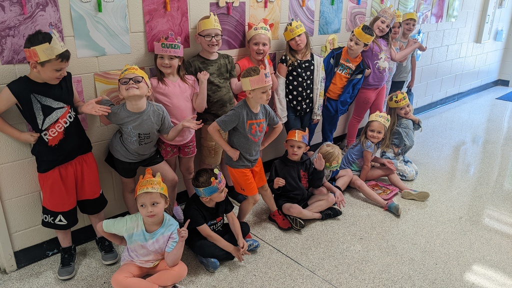 HES_Elementary's tweet photo. Mrs. Montgomery's kindergarten students continued their ABC Countdown to Summer last week! Letters N to R were checked off the list. 
https://t.co/eDWEgGW9Ay https://t.co/sZwNwYDCth