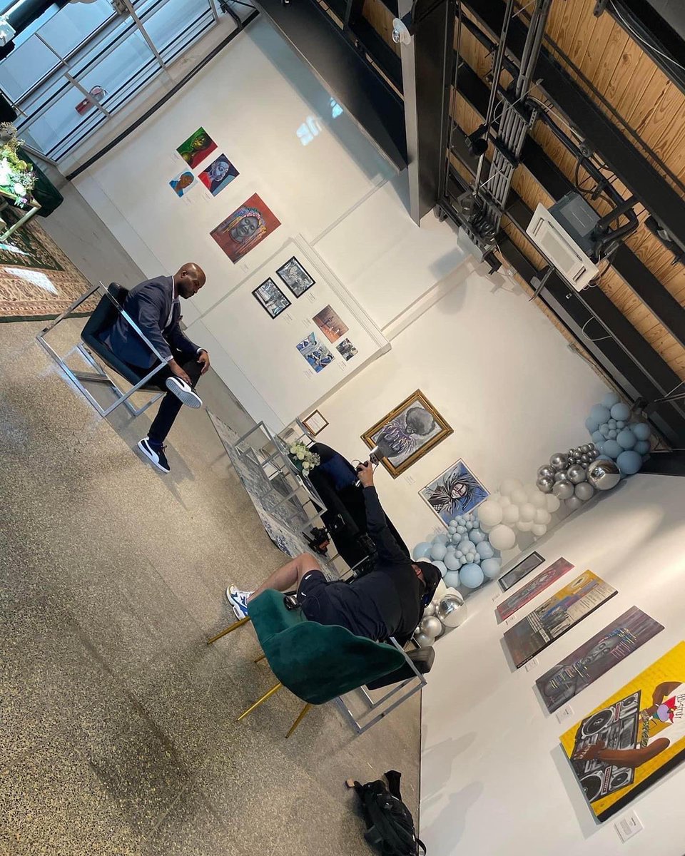 slicKGilchrist's tweet photo. “CITIZEN” behind-the-scenes [the SlickVersion] at #TheMorrison via Kress on Dexter. 🎥🎬

The art + storytelling. 🖤
https://t.co/jPs5kNNFNY https://t.co/jZjZHZhdHZ