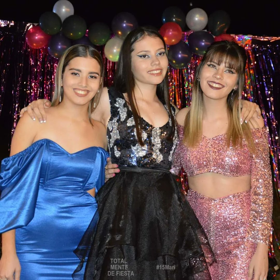 ttmthits's tweet photo. Noche #TotalmenteDeFiesta con Mari Baldiviezo en #MANANTIALES 

🎂🥂🥳🎤 https://t.co/eHVTsak8DJ