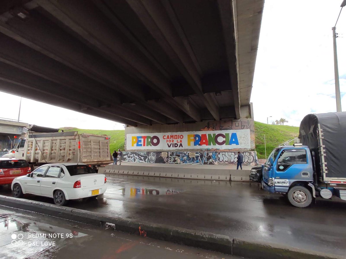 pactohistorico9's tweet photo. 1.000 murales por el cambio. Puente Boyacá con Av Villavicencio.
A votar este 29 de mayo
#petropresidentefranciavicepresidenta #ciudadbolívaravanza #elpactoenlascalles https://t.co/1oPGykys3q