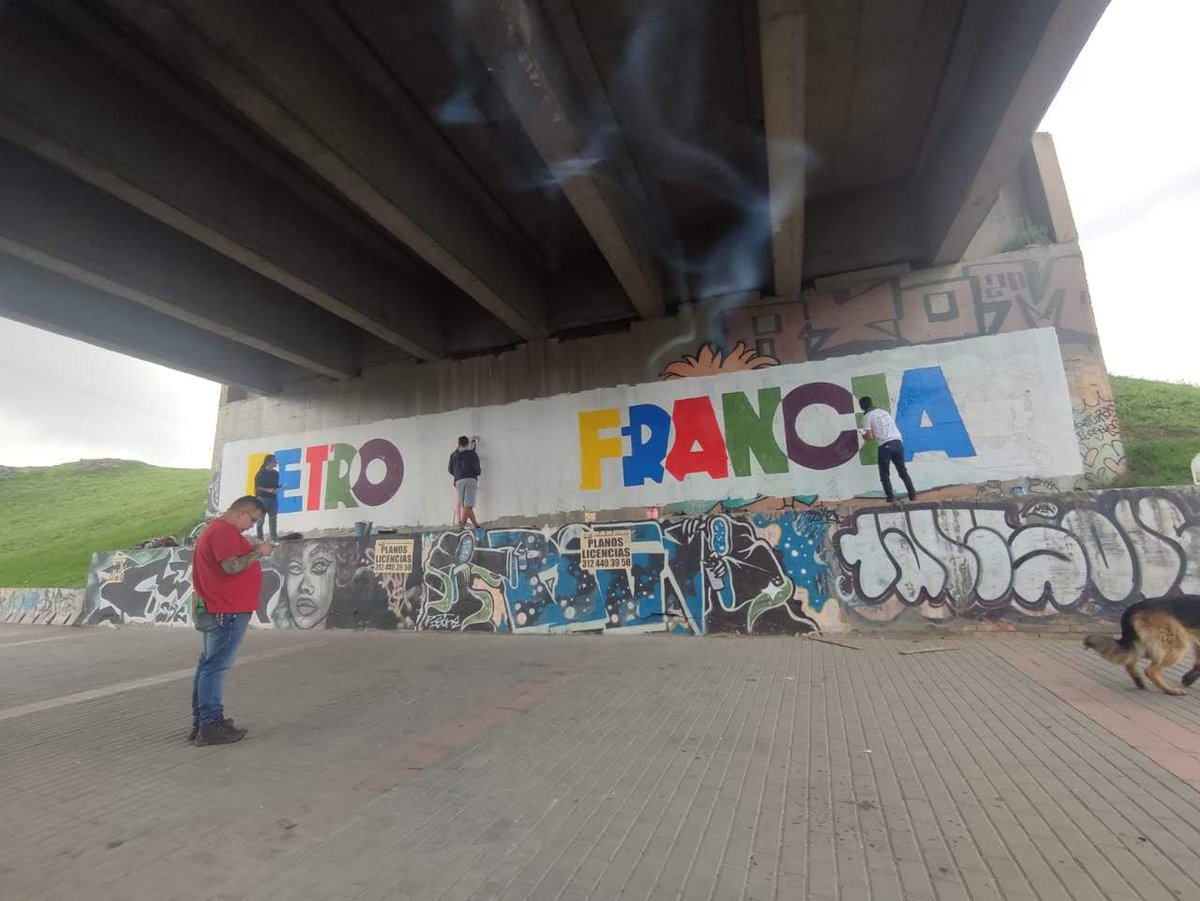 pactohistorico9's tweet photo. 1.000 murales por el cambio. Puente Boyacá con Av Villavicencio.
A votar este 29 de mayo
#petropresidentefranciavicepresidenta #ciudadbolívaravanza #elpactoenlascalles https://t.co/1oPGykys3q