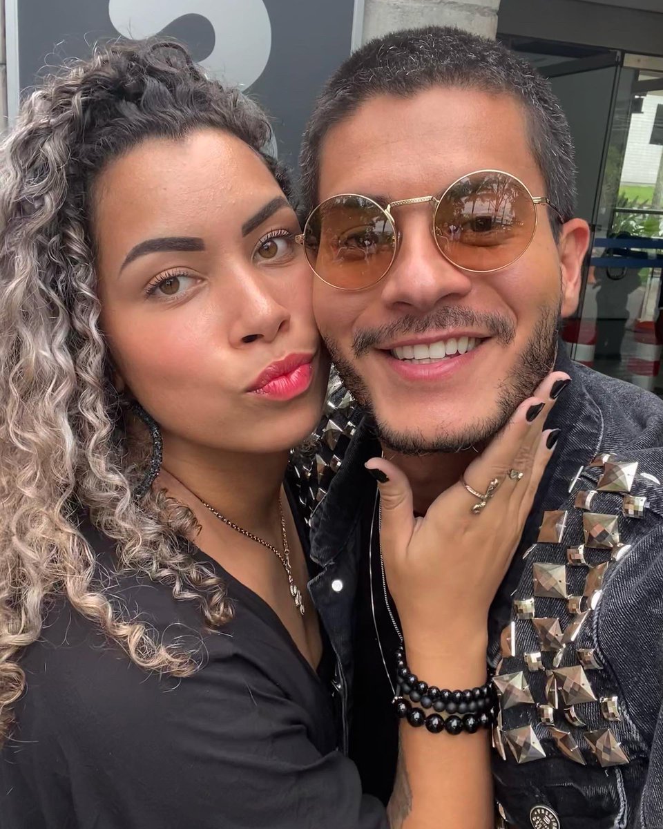 gleicegomess's tweet photo. Eu não tenho mais palavras p dizer o quanto eu amo você, todo esse carinho, essa RECIPROCIDADE. Obrigada por todos os momentos que você me proporciona, sou eternamente grata por ter você em minha vida. Você é simplesmente FODA! ❤️ @Aguiarthur https://t.co/TWQlUhsxbG