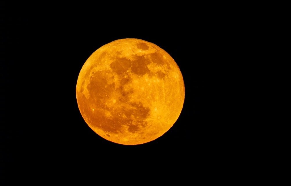 dongqin666's tweet photo. Last night's moon was very special https://t.co/jFWl1xbTls
