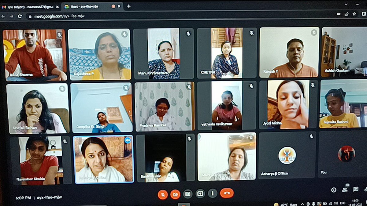 bharatyogaa's tweet photo. By the blessings of Vandaneeya Gurudev Swami Bharat Bhushan ji ,
200 Hour Online Yoga Instructor Course concluded in the divine presence of Shraddheya Guruji @APratishtha ji with a special thanks to chief course coordinator Yogacharya Navneesh Sharma ji and entire faculty https://t.co/JVz0gqCXYJ