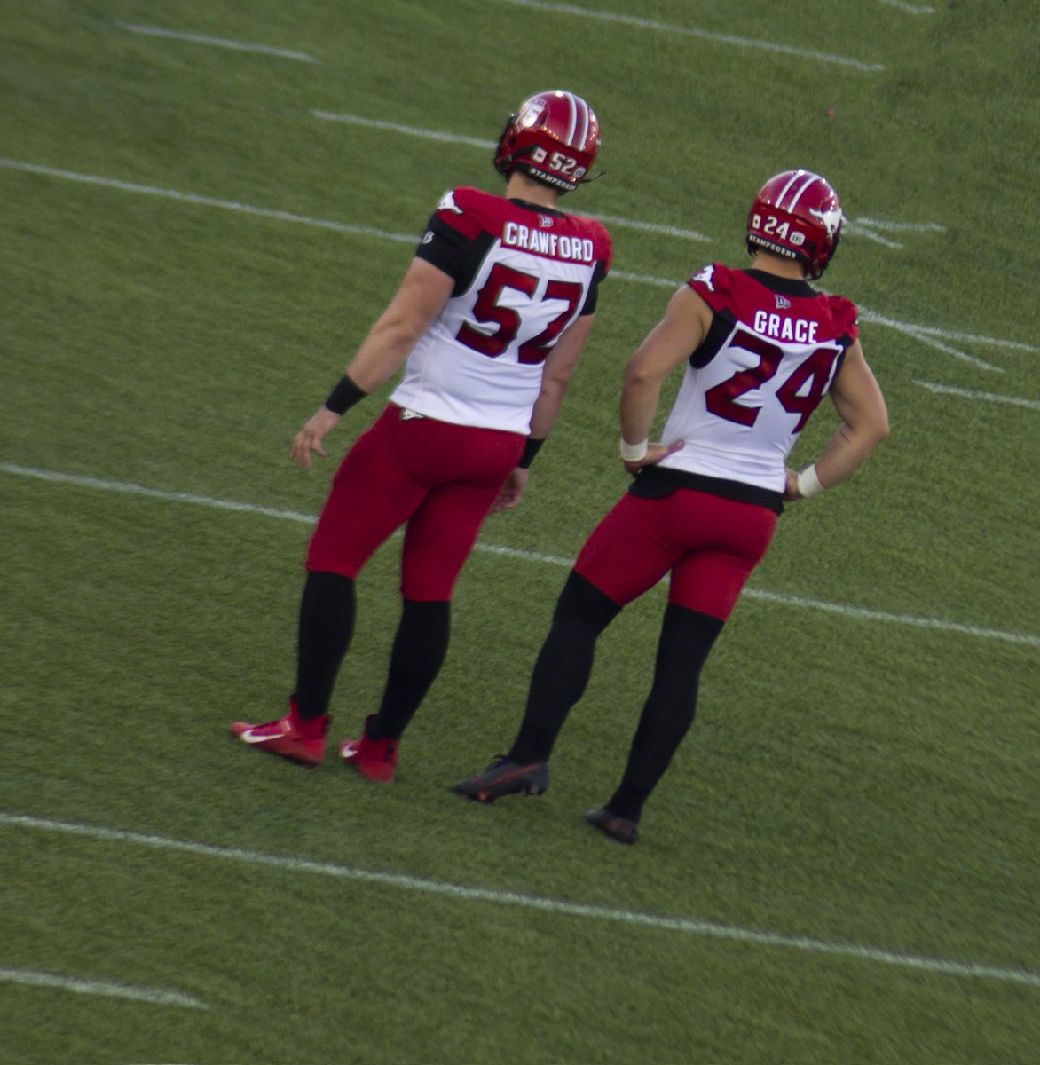 musicislove127's tweet photo. Iโll be posting some photos Iโve taken of @CFLPA members as a sign of support for the playersโ strike. Player demands arenโt unreasonable at all. #cfl #cflpa #football @ADJC_44 #LongSnapperLove https://t.co/HgHZtw1XZG