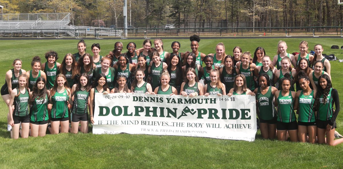 dy_xc's tweet photo. Closing the duel meet season out in style today. Defeating Monomoy 119-17 to finish undefeated at 7-0! Thank you to our seniors, Bella Gannon, Grace LePain and Allison Edwards for all their hard work and dedication to the team!!! 💚🐬 https://t.co/bEiZ2JLiwL