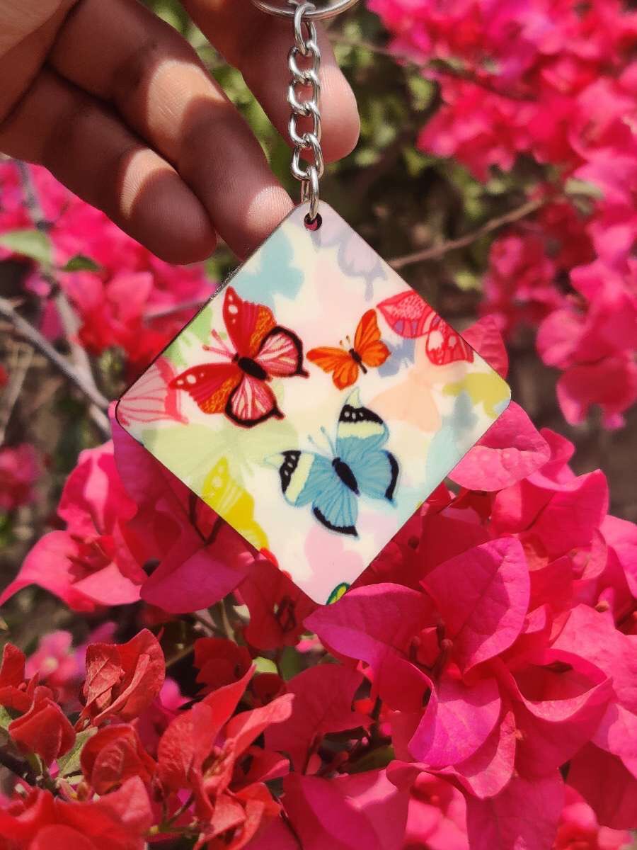 inkmesilly_in's tweet photo. The Sun's out and so are the Butterflies!

Take a look at our pretty keychain collection on our website.

The link is in the bio.

#inkmesilly #india #keychains #butterflies #summer #sun #sunsout #onlineshop https://t.co/Ku0J9UC5jK