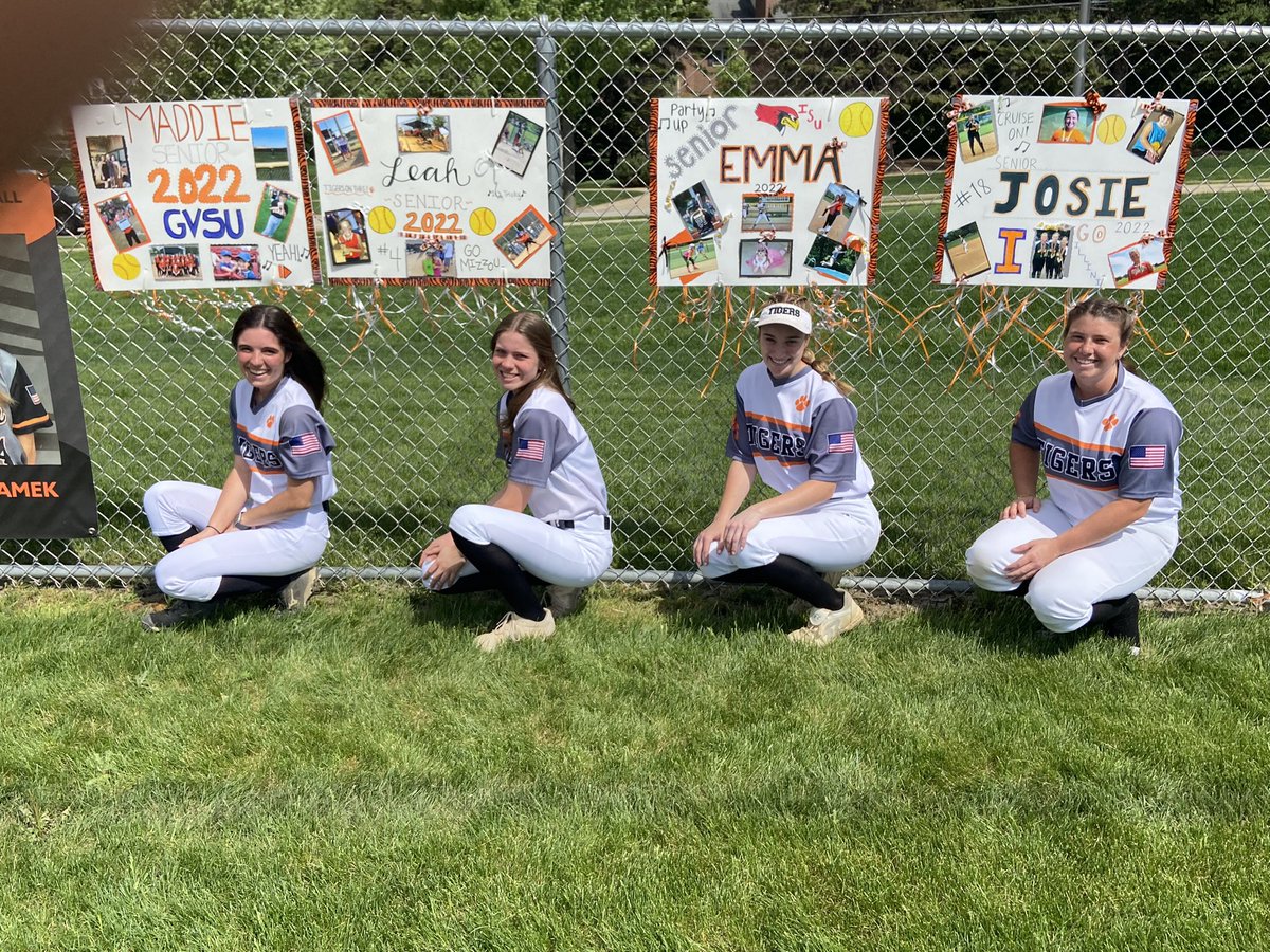 wwssoftball2026's tweet photo. A really nice afternoon honoring our 4 seniors:  Josie Siebert, @ladamek_  @MaddieD18919093 @emmaschusler25.  High character young ladies who are great examples@of@doing things the right way!
Thank you girls for all you have given! 
@WWSathletics 
@WWS_ScottMcD 
@pikes1225 https://t.co/1ugv7HmhgV