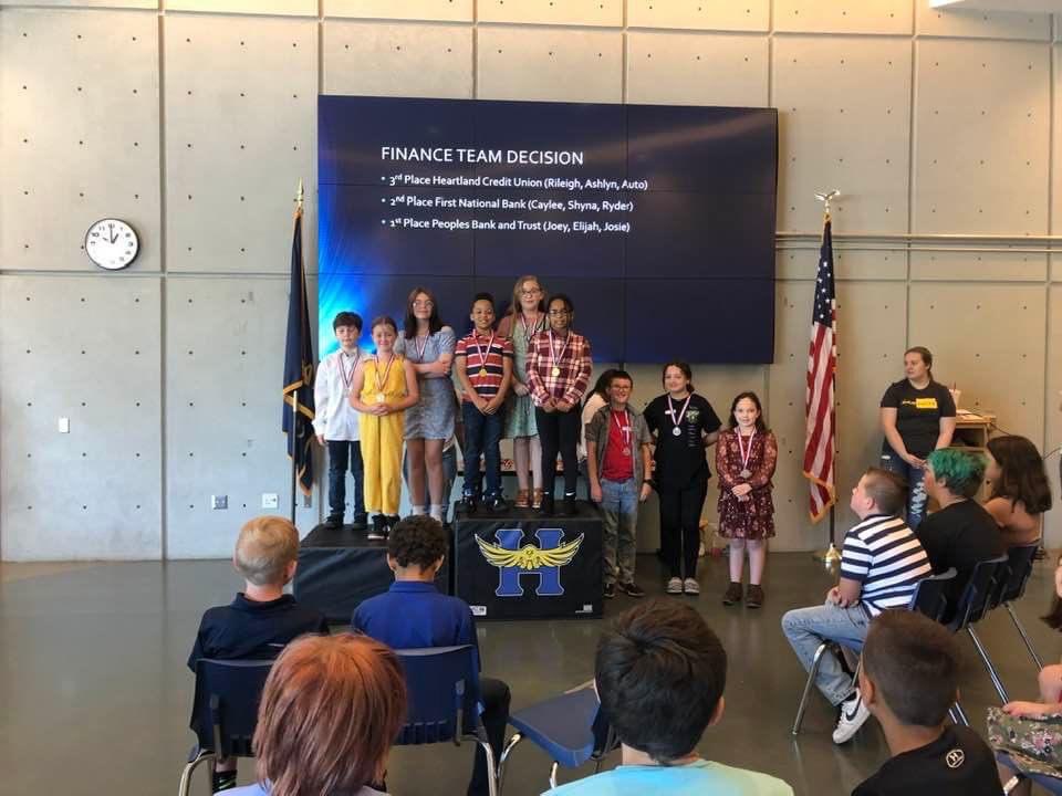 wileyrocks's tweet photo. Today, Wiley 5th graders participated in the 2nd annual DECA-inspired Day. This year the event was hosted by @HHS_Salthawks DECA team! A big thanks to all the local businesses and community members who made this possible!! #wileyrocks #KStotheMoon https://t.co/9OtciFUGI9